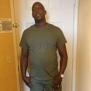 Meet your Posher, Derrell